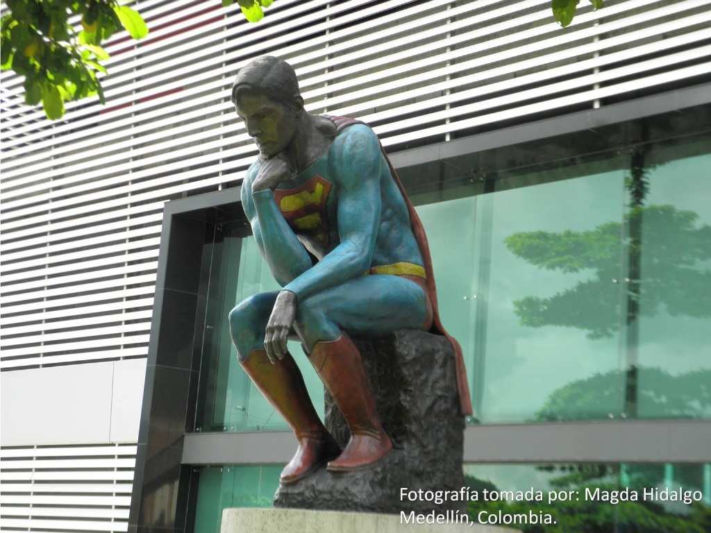 SUPERMAN EN MEDELLIN, COLOMBIA