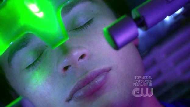 SMALLVILLE 7x12 FRACTURE