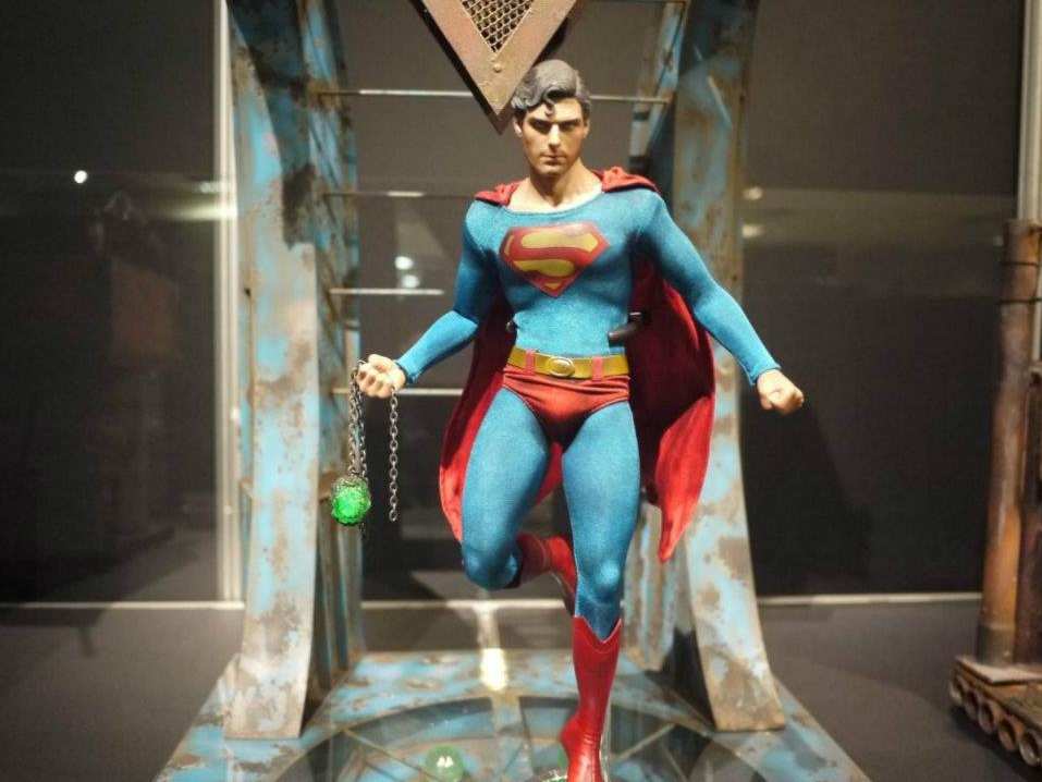 SUPERMAN HOT TOYS