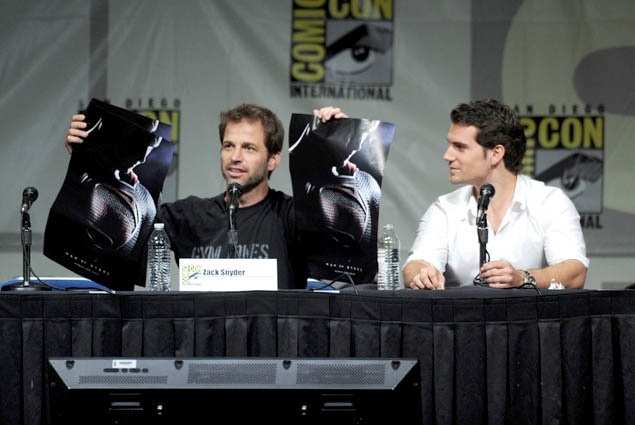 HERNY CAVILL Y ZACK SNYDER