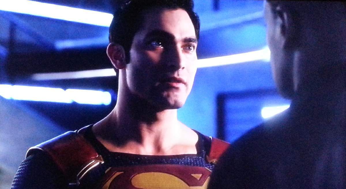 SUPERMAN IN SUPERGIRL