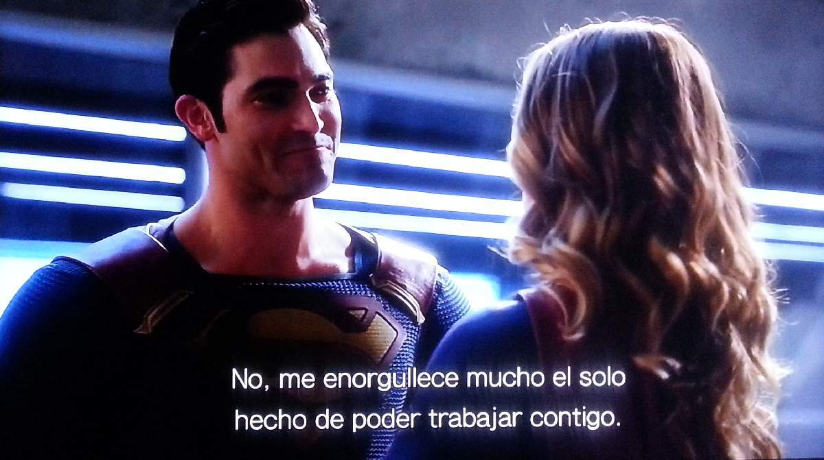 SUPERMAN IN SUPERGIRL