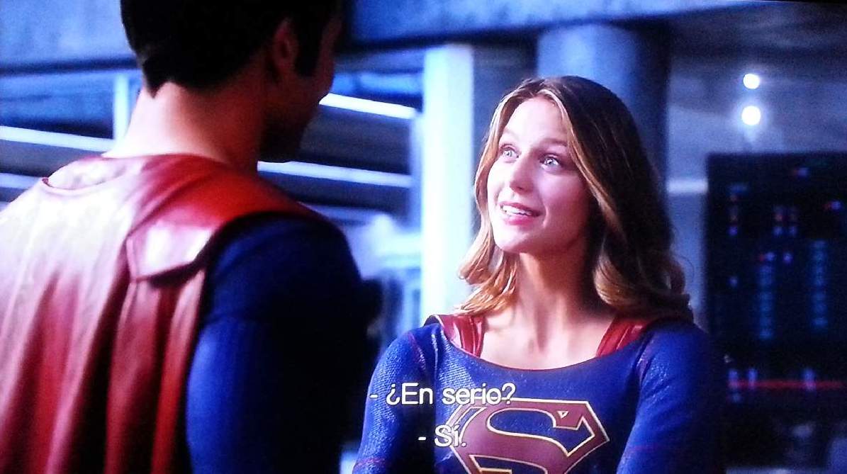 SUPERMAN IN SUPERGIRL