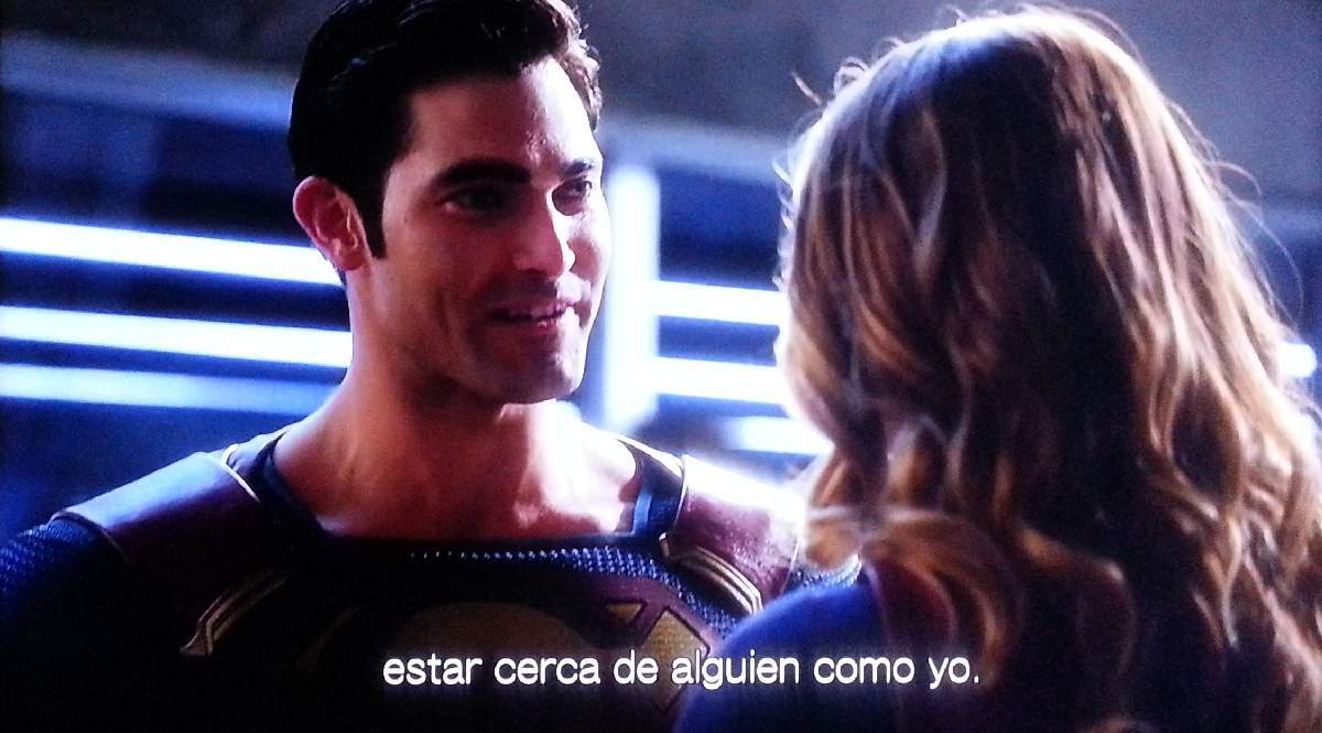 SUPERMAN IN SUPERGIRL