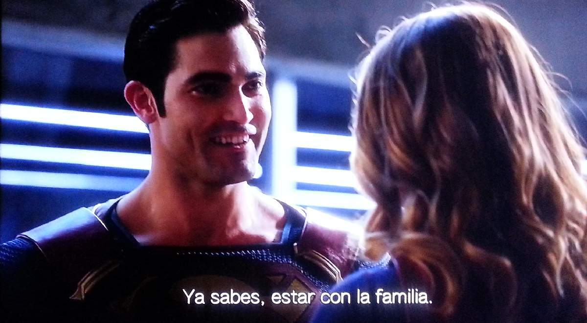 SUPERMAN IN SUPERGIRL