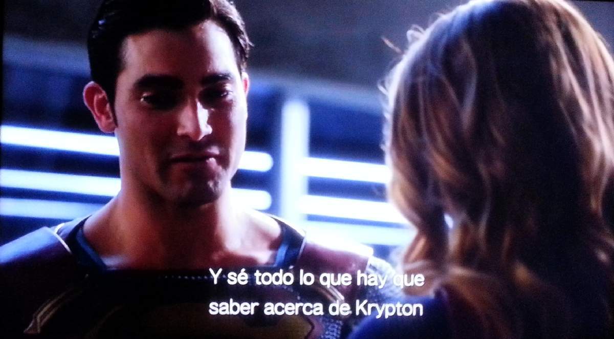 SUPERMAN IN SUPERGIRL