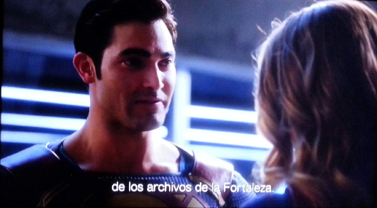 SUPERMAN IN SUPERGIRL