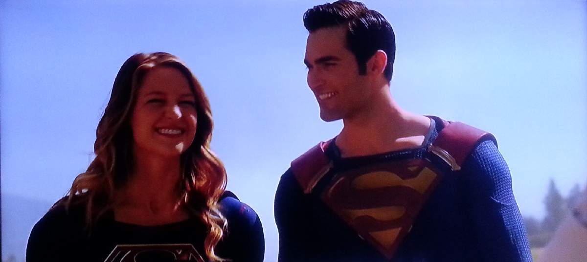 SUPERMAN IN SUPERGIRL