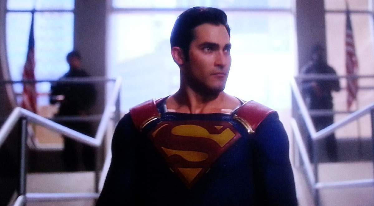 SUPERMAN IN SUPERGIRL