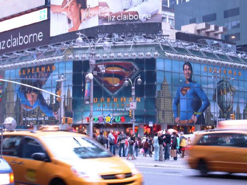 SUPERMAN RETURNS TOYS R US