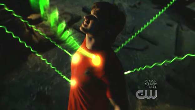 SMALLVILLE 7x14 TRAVELER